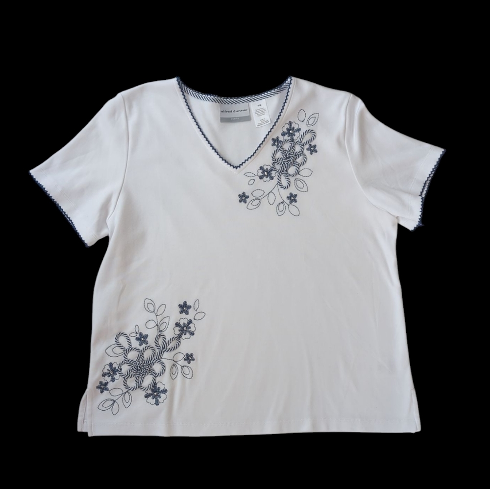 Alfred Dunner Floral Embellished V-Neck Top PM White Blue